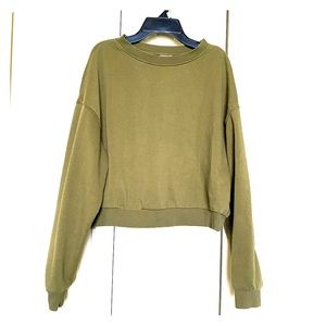 Darling Dark green cropped sweatshirt!